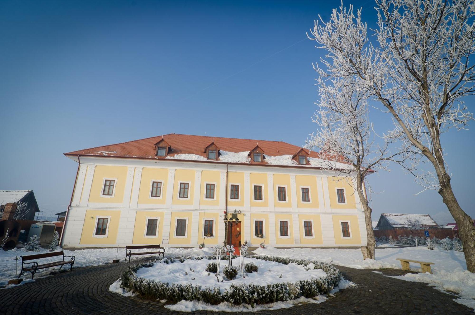 Castel Haller Ogra Exterior foto