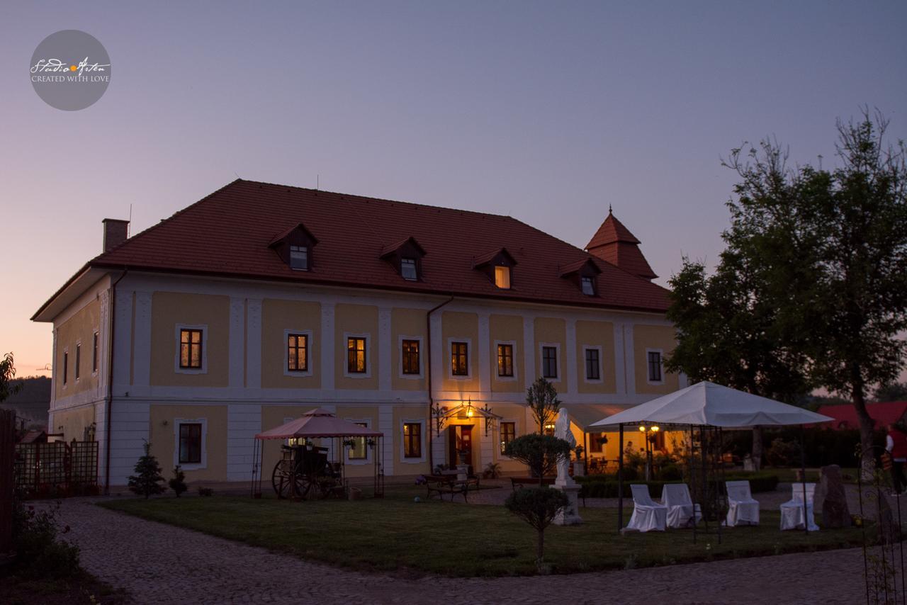 Castel Haller Ogra Exterior foto
